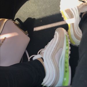 Meet your Posher, Benchy